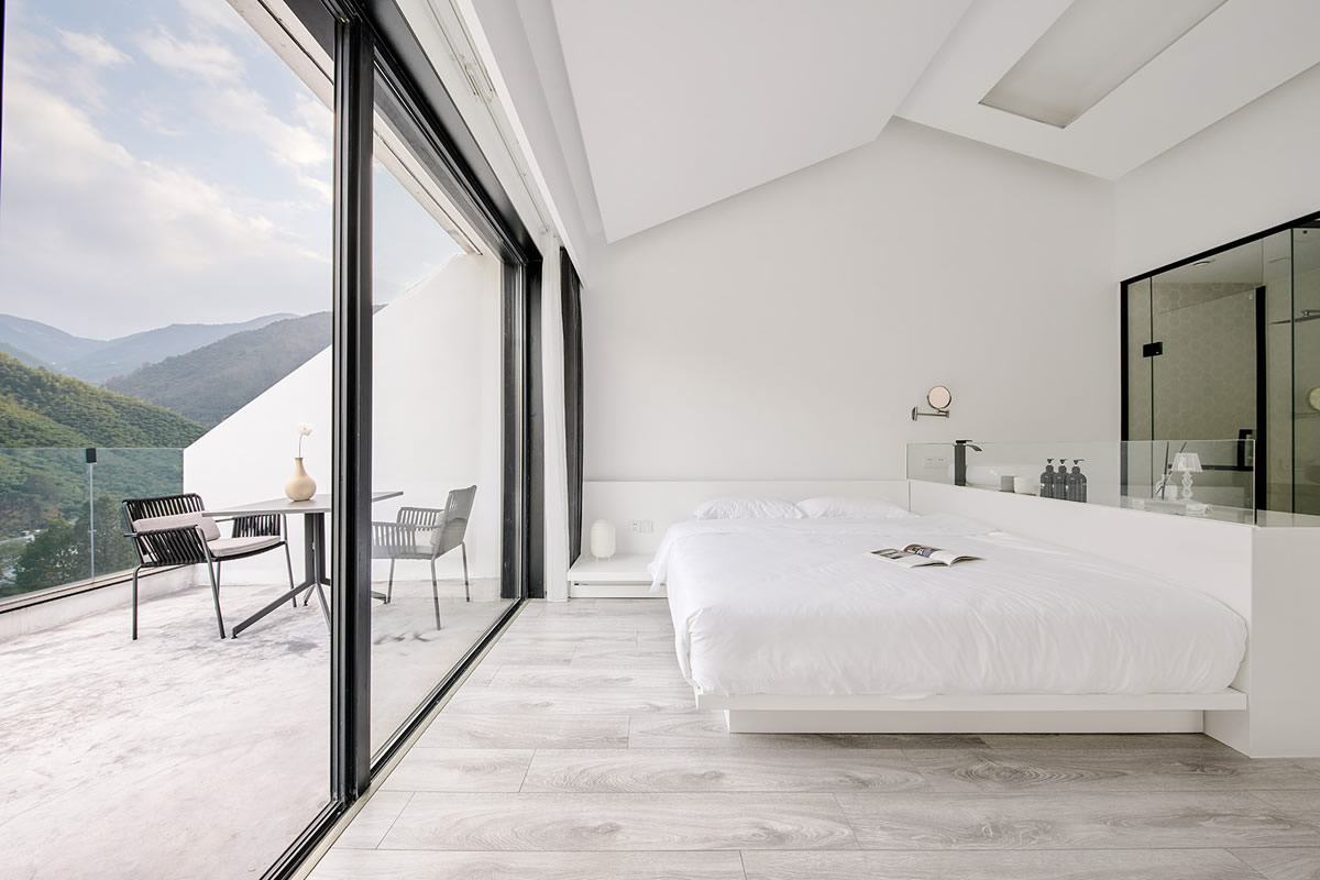 超白”客房：現(xiàn)代風格民宿裝修設計(圖3)