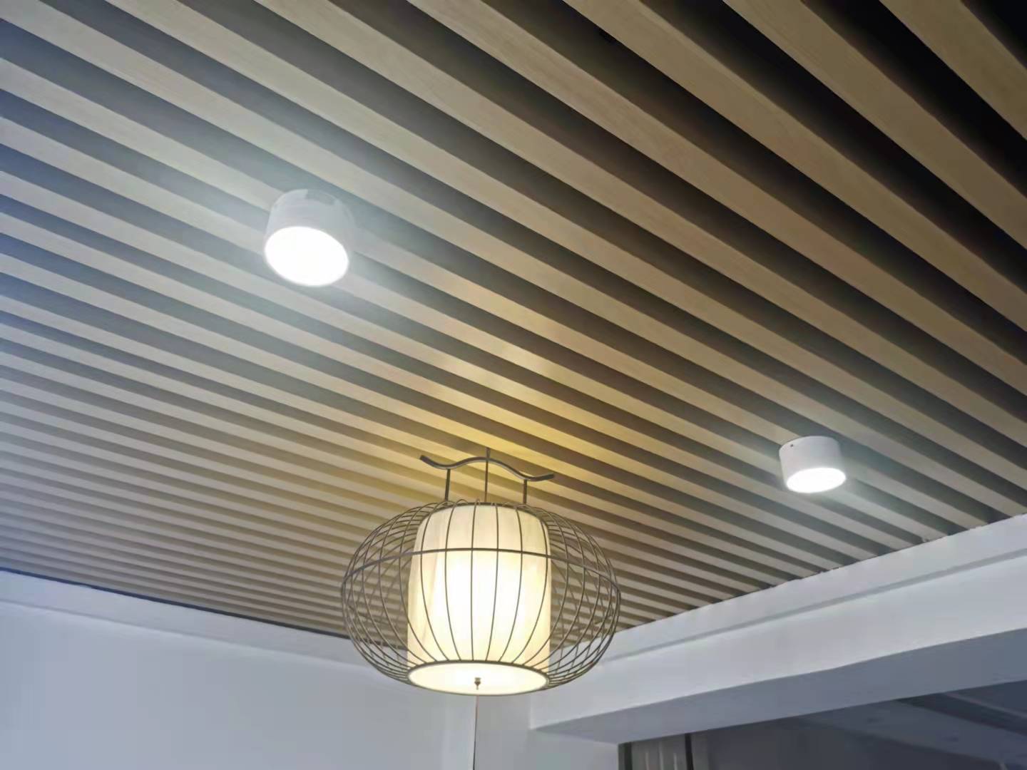 合肥裝修公司-裝修有多少種吊頂？分別的是特點(diǎn)是什么？(圖1)